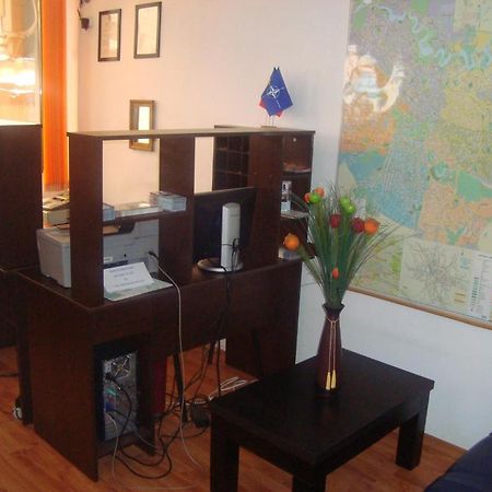 Hostel Litovoi Букурещ Екстериор снимка