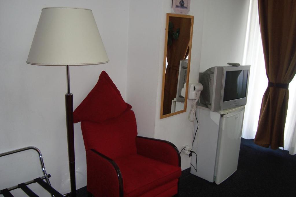 Hostel Litovoi Букурещ Екстериор снимка