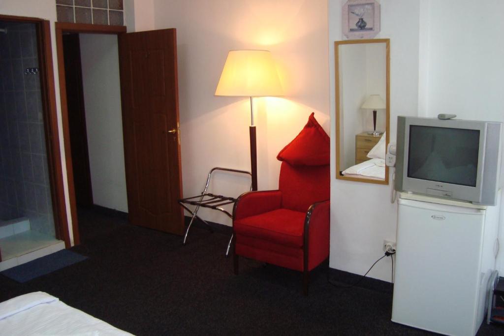 Hostel Litovoi Букурещ Екстериор снимка